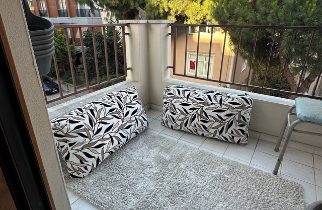 Calm and spacious place with a balcony