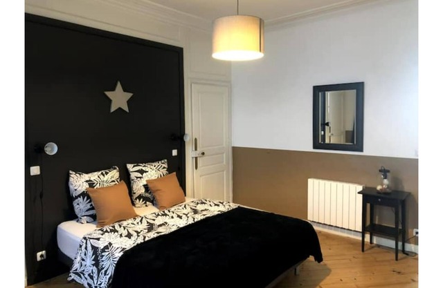 Calm & comfort in the city center + private parking