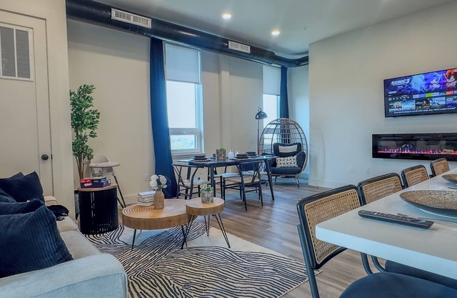 Calm Oasis! 2bath & Sleeps 10 by train - 1 FREE Park