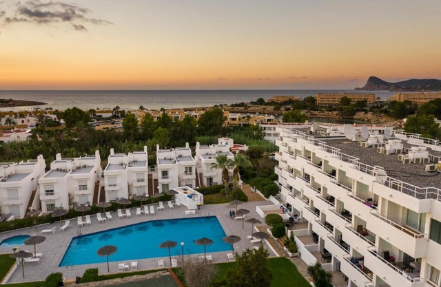 Camelina Suites