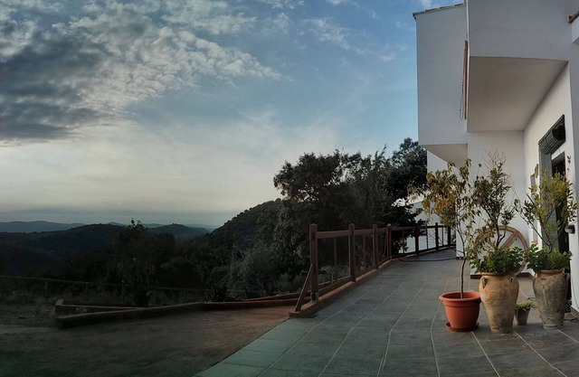 CAMINO BETURIA, BY THE SEA OF MOUNTAINS
