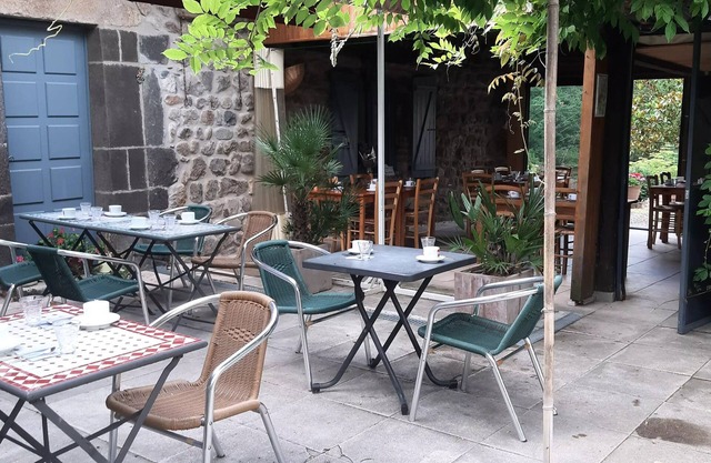 Camping du Viaduc* - Wigmam 4 Room Tent 4 People