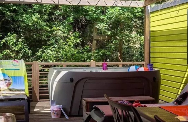 Camping Les Albères * - Mobile Home Duo Premium 3 Rooms 4 People Jacuzzi + Air Conditioning + TV
