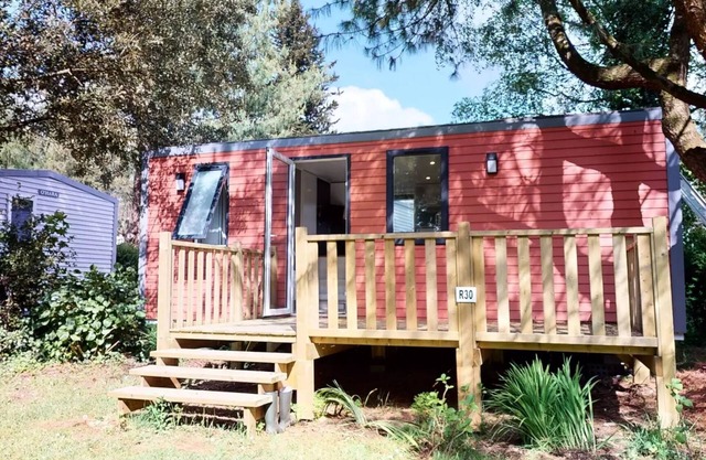 Camping Sunêlia Lanniron Orangery * - Sunêlia Comfort Evasion 2 bedrooms 1 bathroom 29 m2 + wooden terrace 12.5m2 - New 2019 4 people