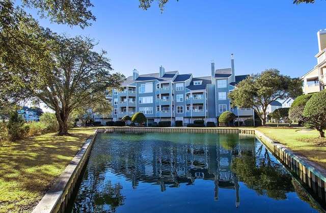 Canalfront, Community Pool, Tennis courts and MORE! PC431, Above the Wake