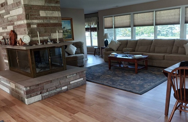 Canandaigua Lake spacious ranch close to beach, Bristol Mountain and wineries