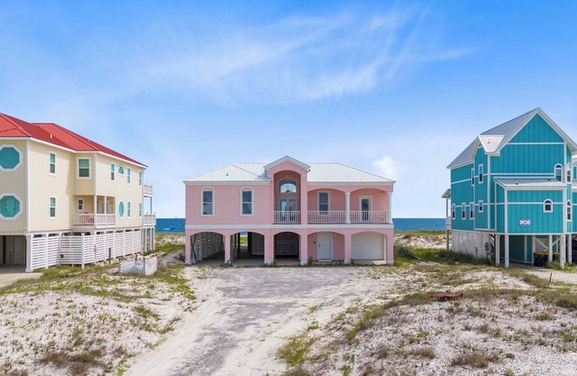 🌊🍬 Candy Land – Beachfront Home w/Private Plunge Pool + Rooftop Deck