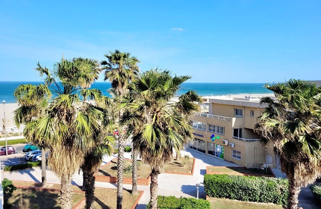 Canet-en-Roussillon - Modern studio for 4 - AC - Near sea and amenities