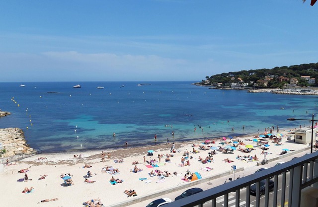 Cap d'Antibes: A nest perched on the sea