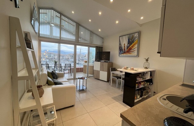 Cap Hermès - Spacious apartment for 6 people with exceptional views of the port and the sea in Port Fréjus