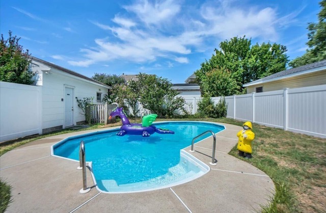 Cape Escape with a Pool! Bookings available for 2026 now!