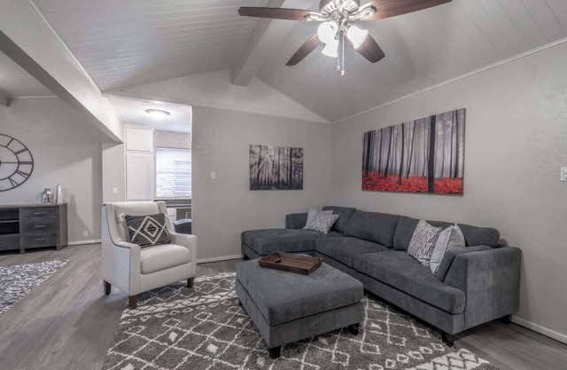 Caprock Courtside - 4BR/2BA - Centrally Located
