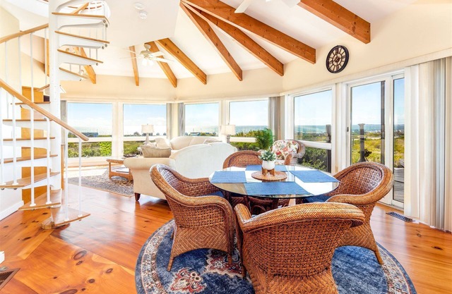 Captain's Quarters at Dune Crest Hotel