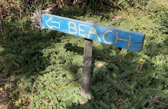 Captains Quarters by the Bay - Walk to the Beach with your Pet. Smart TV w/WIFI