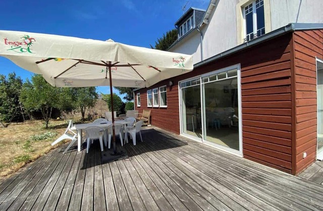 Carantec family home with garden for 6