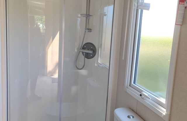 Caravan Situated 10 Mins Drive From Spectacular Beaches