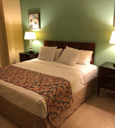 Carl's Unique Inn & Conference Facilities