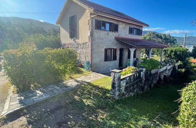 Carnota: House with garden - Carnota