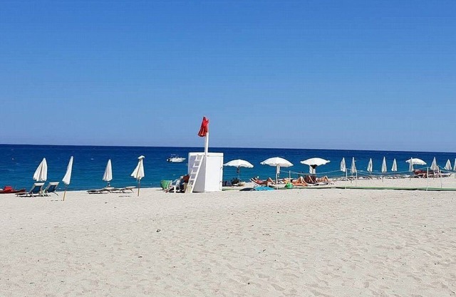 Casa Iorana B: A characteristic and welcoming apartment located right on the beach, with Free WI-FI.