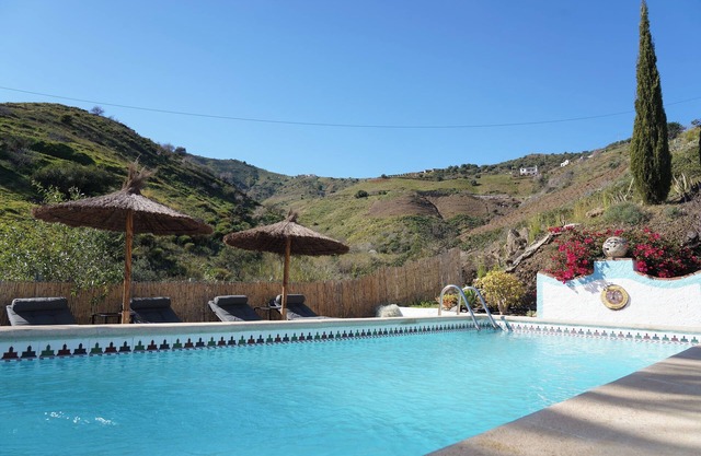 Casa 2/Andalusian architecture in a beautiful green oasis/1 km from El Borge