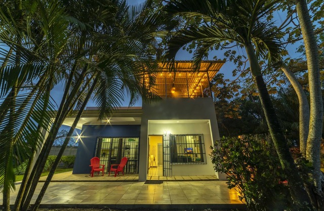 Casa Azul - 3 Bedroom close to the beach house