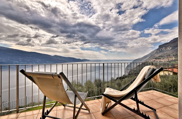 Casa Azzurro Lago by Theater Home - with marvellous lake view
