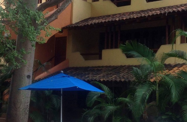 Casa Bella Mia- a spacious penthouse in a tropical paradise!