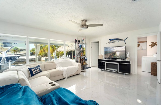 Casa Blanca | Gorgeous ground-level 2 bed/2 bath home on Big Pine Key