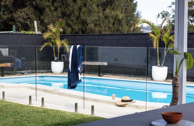 Casa Blanca - Lakeside Luxury