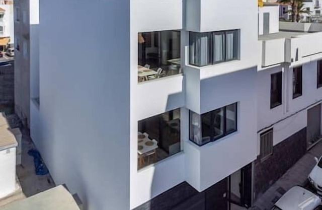 Casa Blanca Tenerife Apartments - entire building