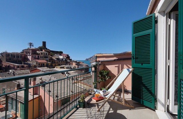 Casa Colomba in Vernazza Cinque Terre private apartment terrace with sea view