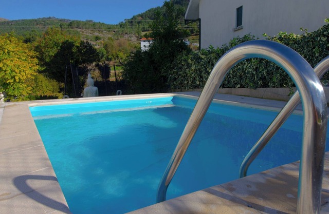 Casa com Piscina Privada, a 4km das Fisgas de Ermelo! Aceitam-se Animais