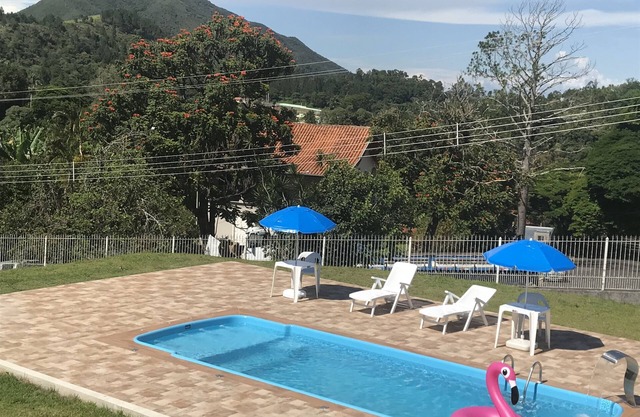 Casa com Vista Alegre em Águas de Lindoia
