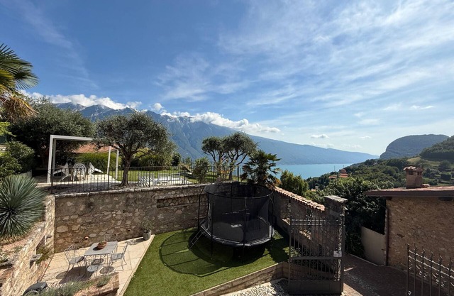 Casa Cortili Summer Lake view