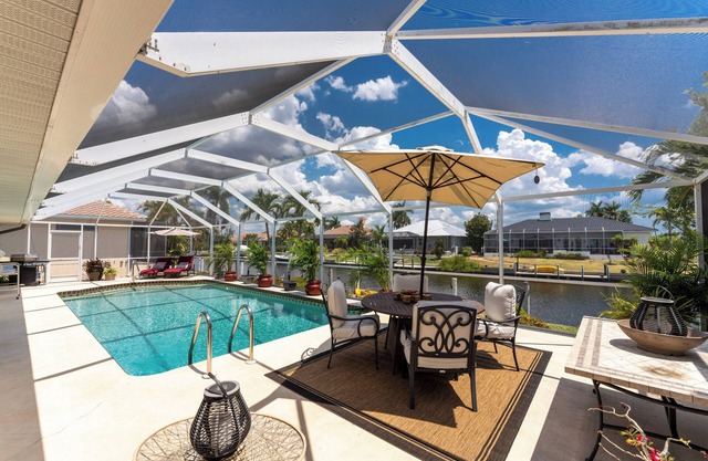 Casa De La Wren - Luxury Home - Pristine Condition - Waterfront. Heated Pool