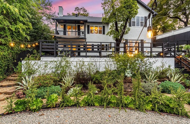Casa De Lagos - Hilltop Garden Havens - 13 min from DTLA