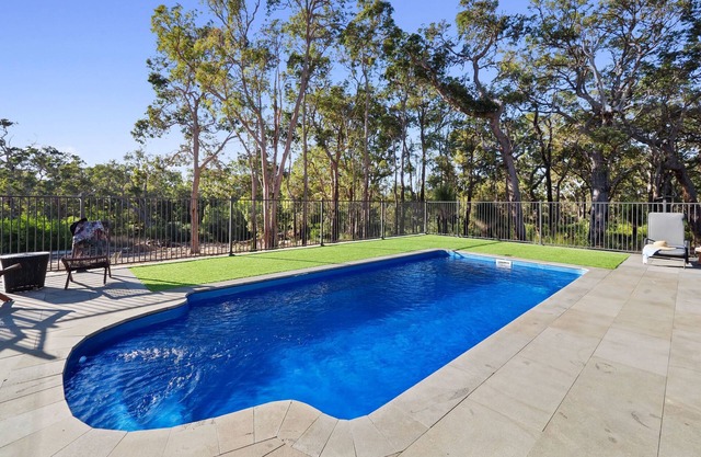 Casa Dee - Rural Family Retreat. Heated pool. 5 mins from Dunsborough Town/Beach