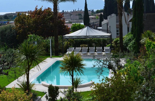 Casa dei Limoni: refined apartment in an ancient residence with swimming pool and solarium
