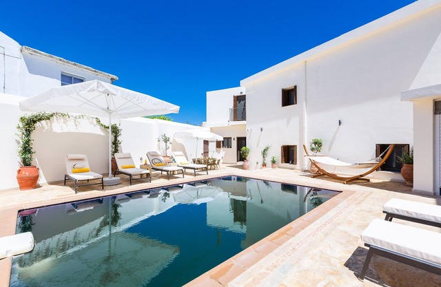 Casa di Vangelis, Summer Village Retreat!