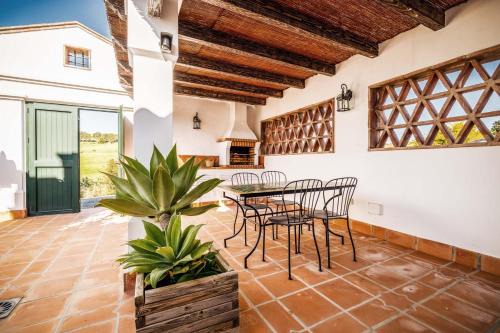 Casa Julia by Rosas Cantares