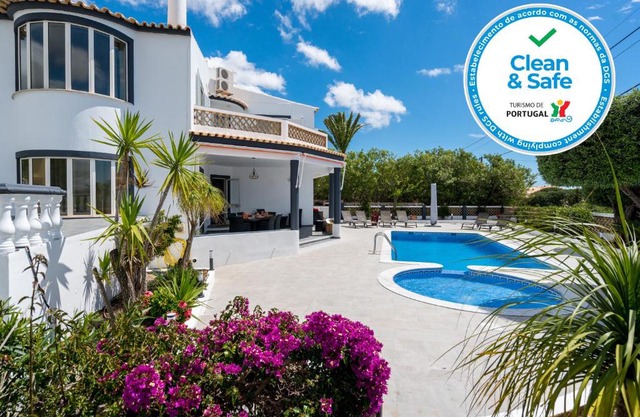 Casa Laranja Three bedroom Villa
