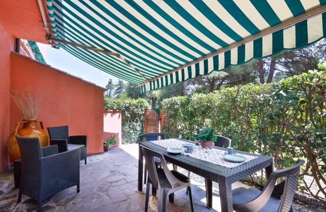 Casa Le Palme with an equipped outdoor area