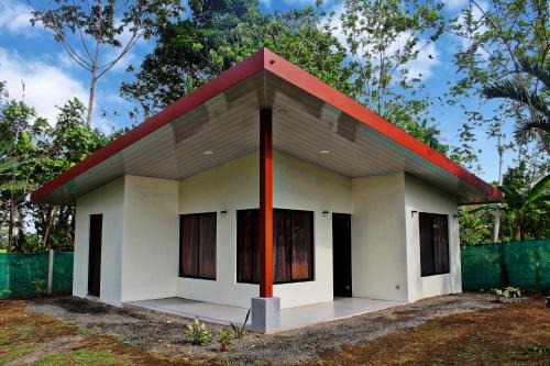 Casa Lopez - Modern house in a natural setting