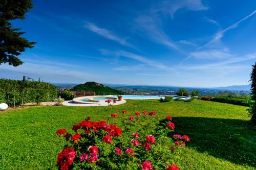 Casa Loretta, your luxurious getaway with stunning views