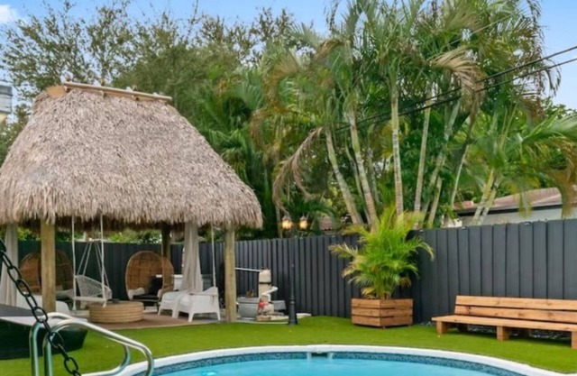 Casa Mayaimi | Pool | Tiki Hut | 10 min to Beach