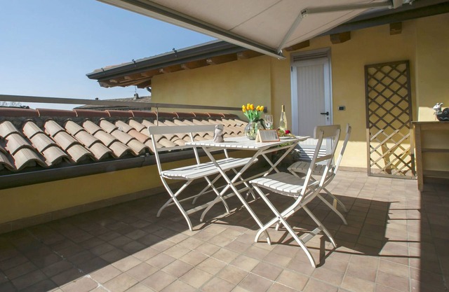 Casa Monia, Lonato del Garda, Italy
