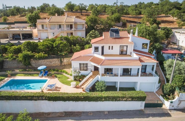 Casa Moura, A/C, wi-fi, private pool, barbecue