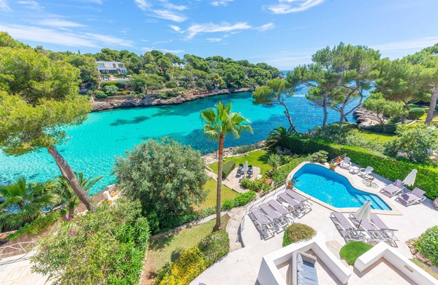 CASA RAMON - Stunning villa with private pool, direct access to the beach and free WiFi.