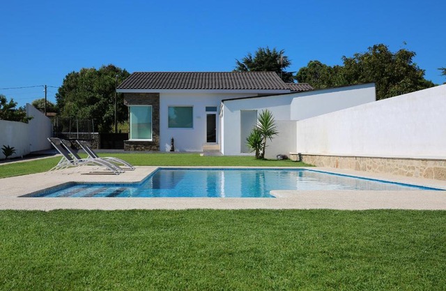 Casa rural con piscina Viña de Millan