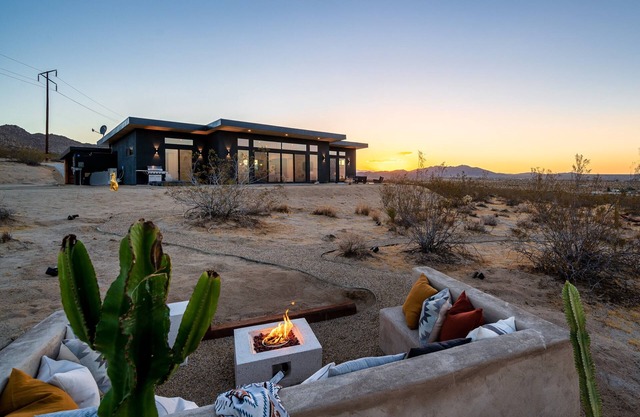 Casa Serrano Joshua Tree- 5 mins from JT village